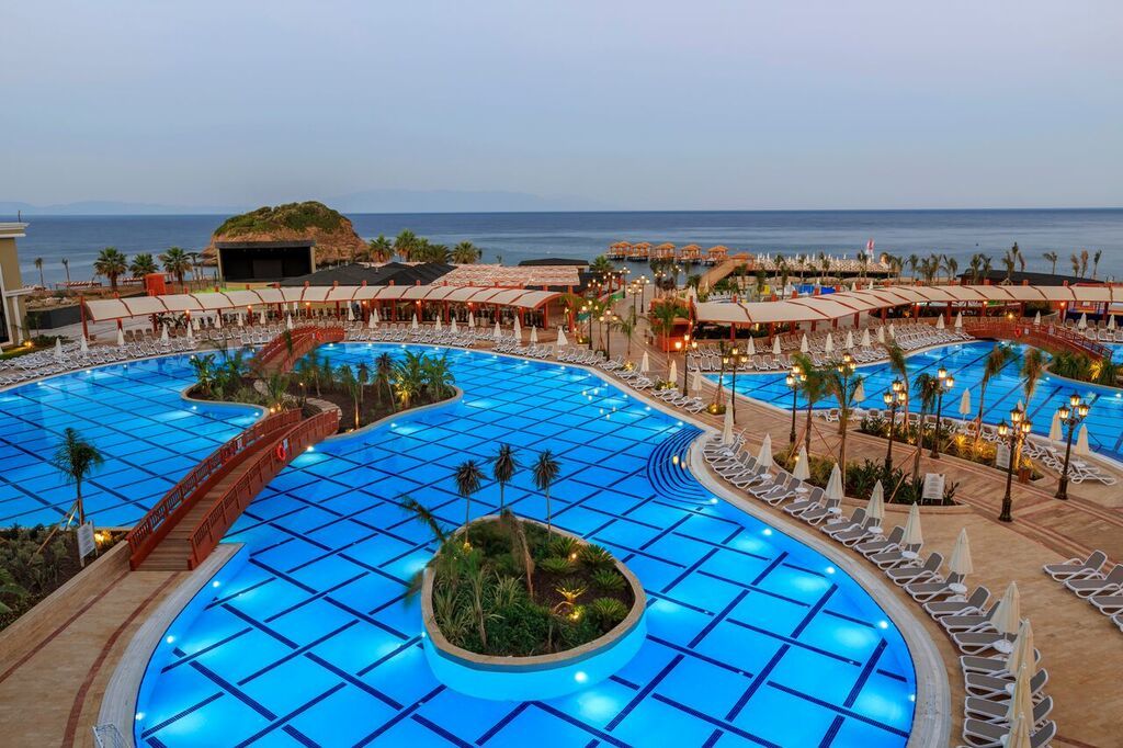 Sunis Efes Royal Palace Resort & Spa Özdere Esterno foto